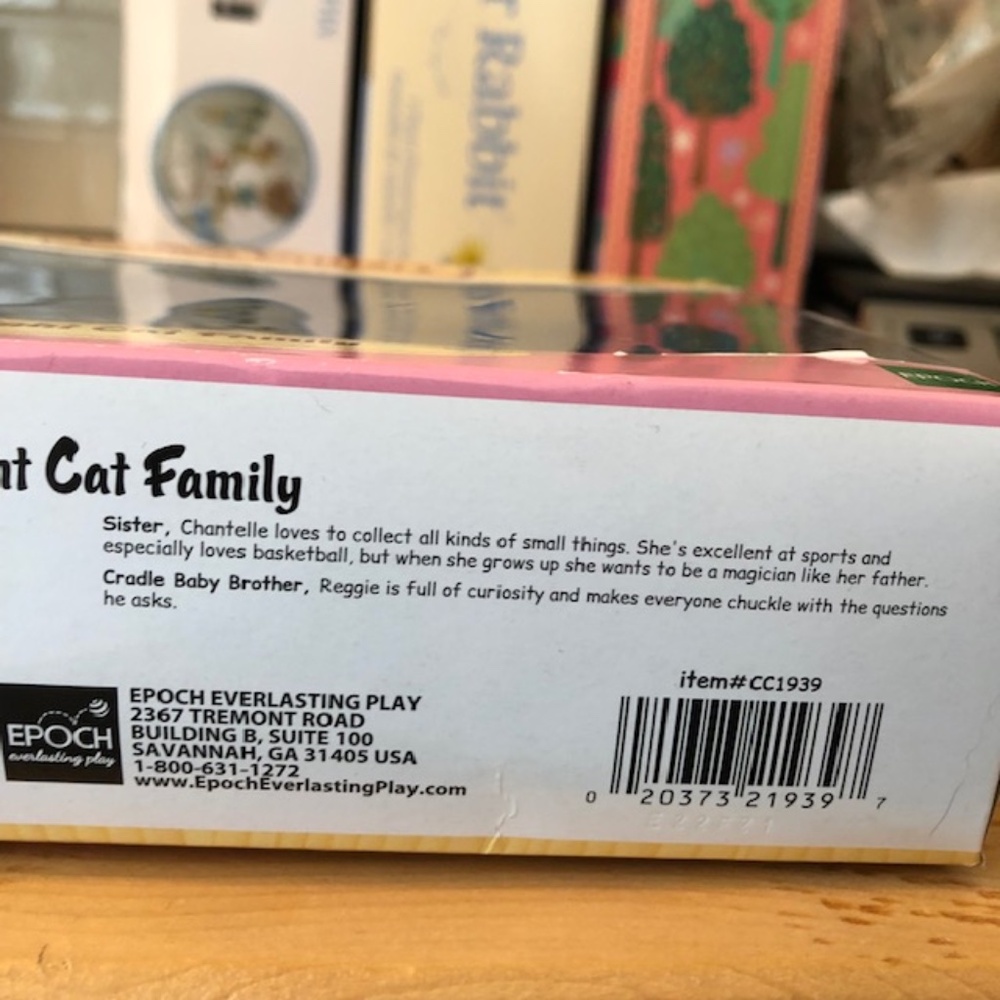 New Calico Critters Midnight Cat Family - Picture 6 of 13